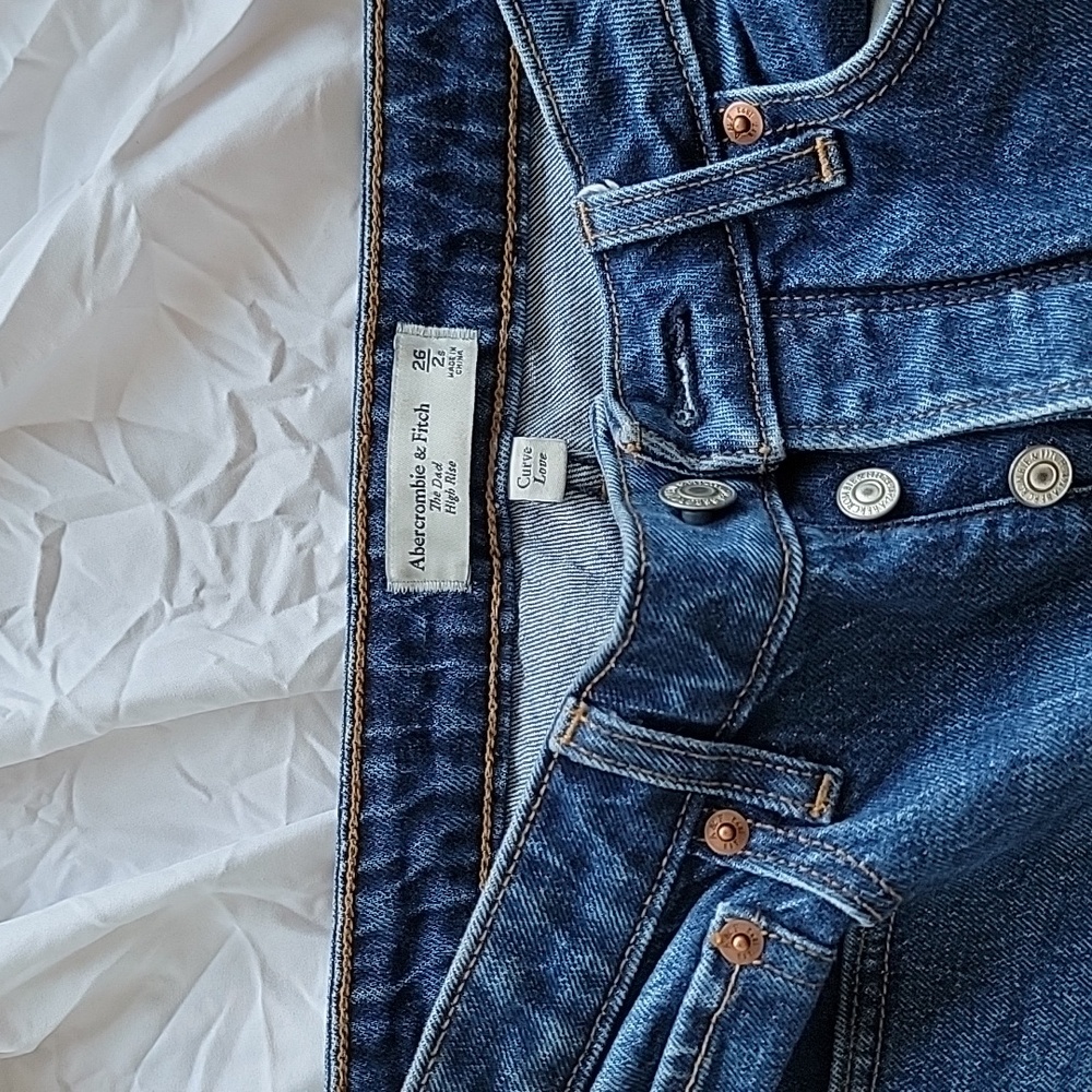 Abercrombie & Finch Dad High Rise Jeans